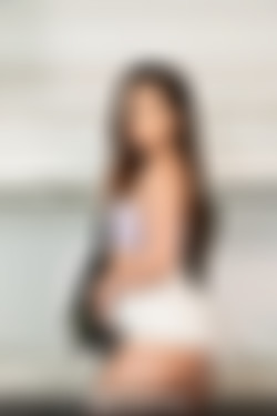 hornyhostel.com_08.11.22.ariana.van.x.-.stranger.in.my.bed.XXX.iMAGESET-IMNoob/004_004.jpg