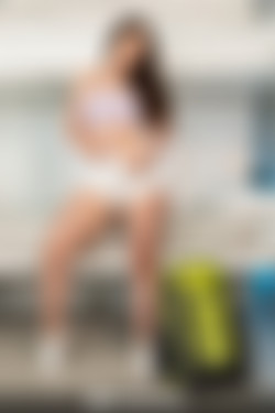 hornyhostel.com_08.11.22.ariana.van.x.-.stranger.in.my.bed.XXX.iMAGESET-IMNoob/013_013.jpg