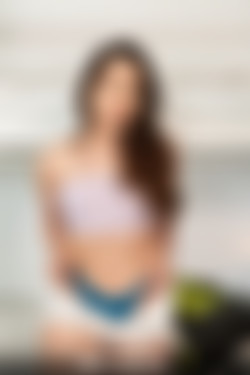 hornyhostel.com_08.11.22.ariana.van.x.-.stranger.in.my.bed.XXX.iMAGESET-IMNoob/014_014.jpg