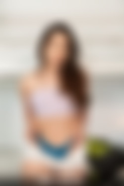 hornyhostel.com_08.11.22.ariana.van.x.-.stranger.in.my.bed.XXX.iMAGESET-IMNoob/015_015.jpg
