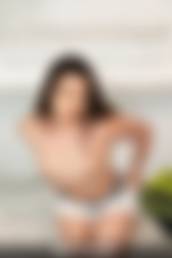 hornyhostel.com_08.11.22.ariana.van.x.-.stranger.in.my.bed.XXX.iMAGESET-IMNoob/020_020.jpg