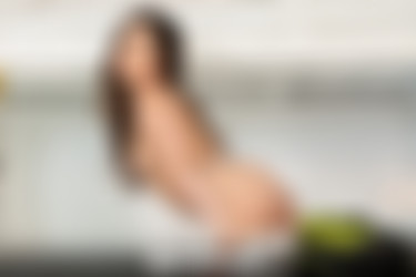 hornyhostel.com_08.11.22.ariana.van.x.-.stranger.in.my.bed.XXX.iMAGESET-IMNoob/022_022.jpg