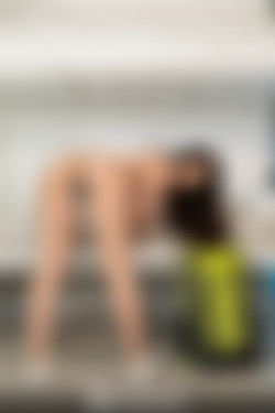 hornyhostel.com_08.11.22.ariana.van.x.-.stranger.in.my.bed.XXX.iMAGESET-IMNoob/029_029.jpg