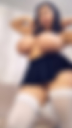 Onlyfans.com - bboobscarol_/Images/01-04-2020-206727621.jpg